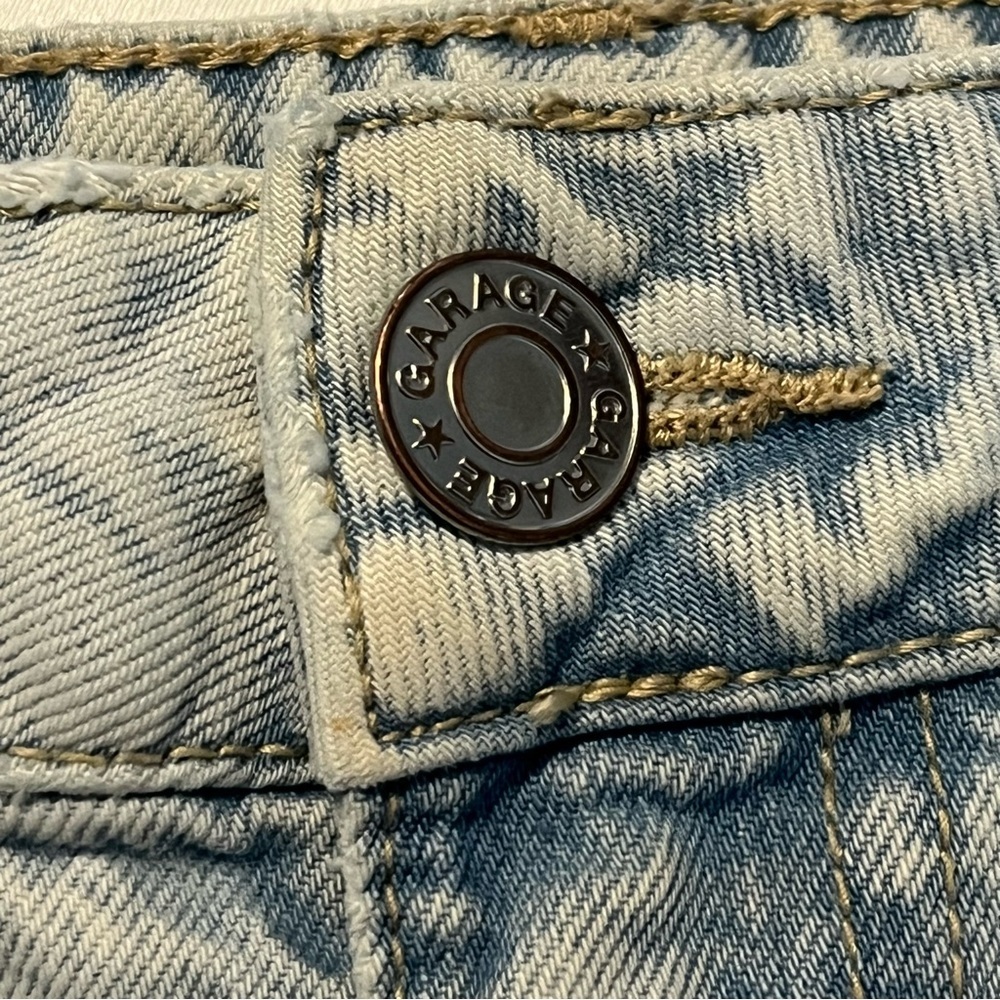 Garage Denim Cutoff Shorts Size 5 Light Wash High Rise Raw Hem 100% Cotton - Picture 3 of 7